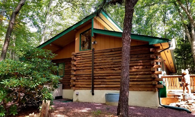 Jim Thorpe Cabin | Honey Bear Log Cabin in Jim Thorpe
