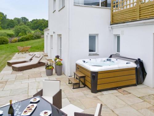 Cheriton Bishop House | Honey Pippin