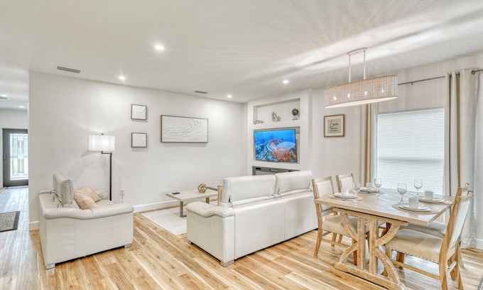 Rotonda Heights House | Honeycomb Haven: 3 Bedroom, 6 Guests, Waterfront Dock, Kayaks, Ocean