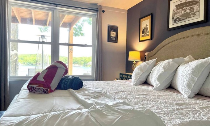 Sunrise Beach House | Honeymoon Retreat with Hot Tub & Great View