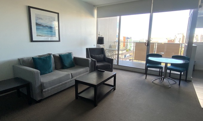 Newcastle Apartment | Honeysuckle Executive Apartments