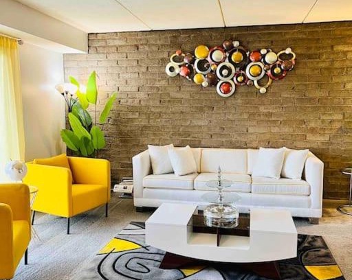 Monroeville Apartment | HONORAY-Kes