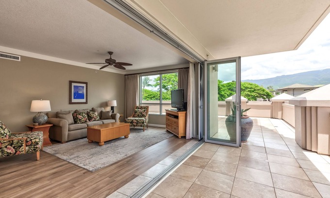 Kaanapali Condo | Honua Kai Resort, 2nd Floor 2 bedroom 2 bath condo with a large lanai.