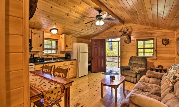 St George Cabin | ‘Hooah’ Cabin Retreat w/Grill & Step-Free Access