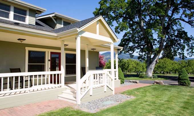 Hood River House | Hood River Bungalow Is Perfect For Your Hood River Retreat
