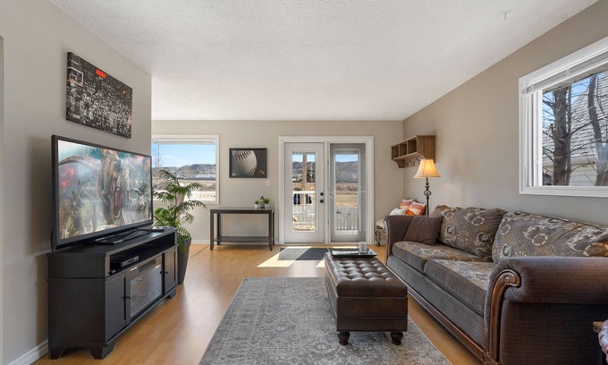 Drumheller House | Hoodoo Hideout | Family Retreat | King Suite