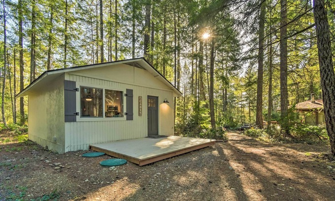 Hoodsport Apartment | Hoodsport Cabin Near Lake Kokanee & Boat Ramp