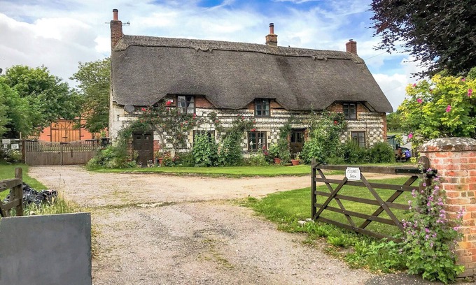 Alton Barnes Cottage | Hoopers Farmhouse - UK36307