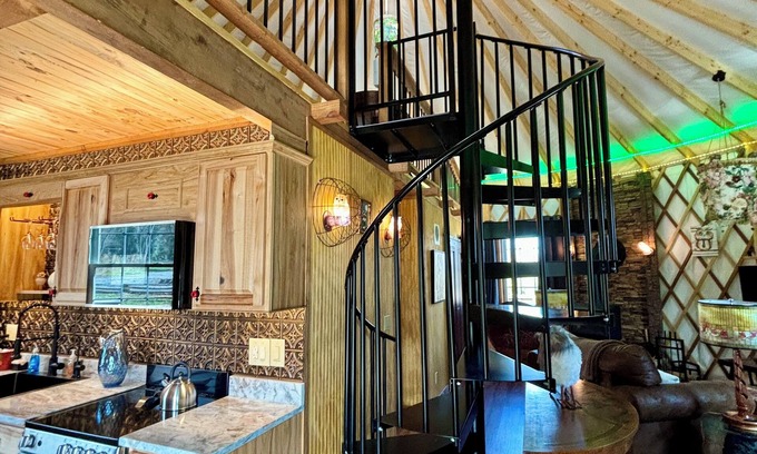 Shenandoah House | Hootie Owl Yurt - Shenandoah VA - Hot tub, Firepit, Wood buning stove, wifi