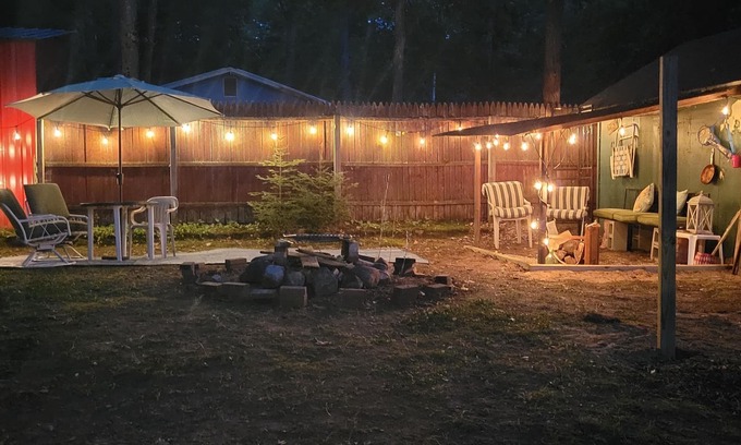 Gladwin Cottage | Hoots Nest casual cottage -private firepit nights, close to small towns & lakes!