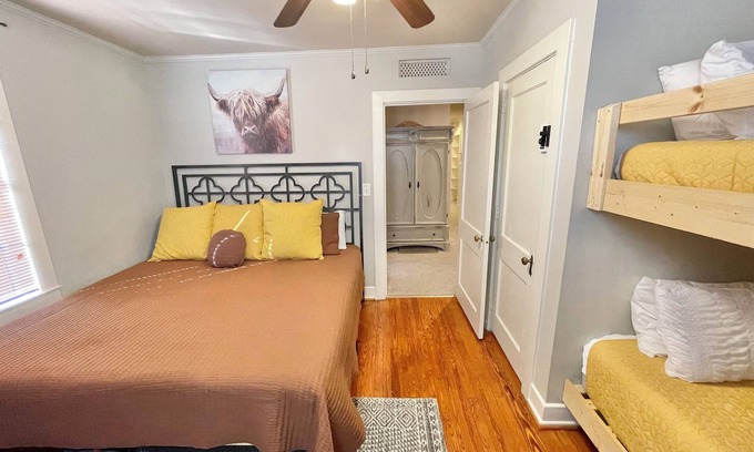 Bessemer House | Hoover~Tuscaloosa~UAB~Right off 459~CharMing~SaFe~FaMily-Pet Friendly HoMe!