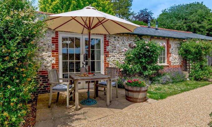 East Dean and Friston House | Hop Cottage