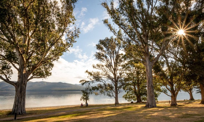 Te Anau Cottage | Hop, Skip and Jump to the Lake - Te Anau House
