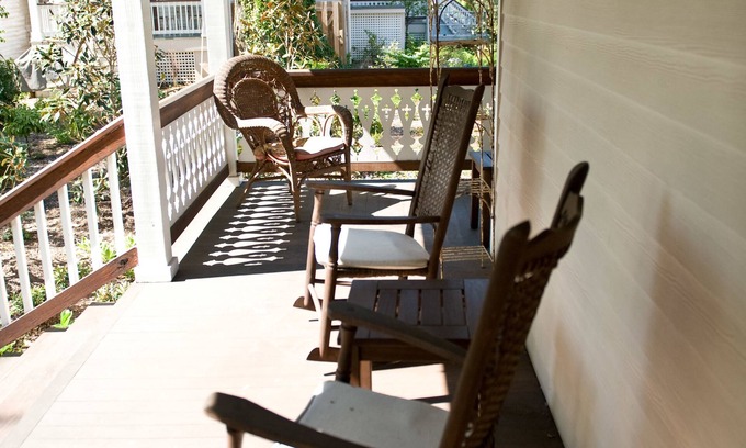 Sperryville Bed & Breakfast | Hopkins Ordinary Bed Breakfast and Ale Works