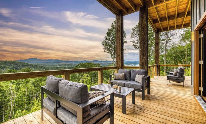 Blue Ridge Cabin | Horizon Ridge-Amazing view, new, hot tub, fire pit