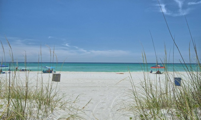 Summer Breeze Villa | Horizon South 9C 2 .Secluded condo 2 blocks from Gulf of Mexico.