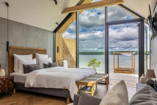 Lavysas Resort | Horizons Lake Resort & Spa
