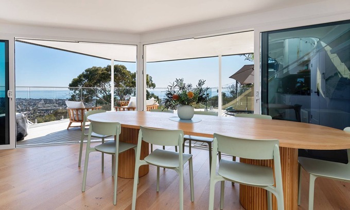 Rosebud House | Horizons on Hove with Heated Spa