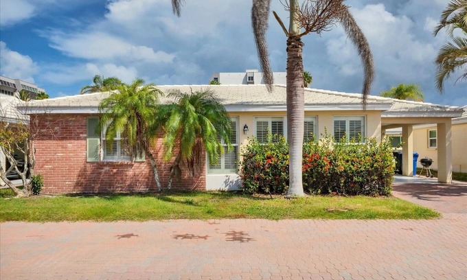 Siesta Key Villa | Horizons West #C-5 is a Beautiful 2 Bedroom Beachside Villa on Siesta Key