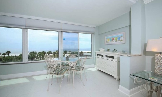 Siesta Key Condo | Horizons West Unit #207 - Siesta Key Beach Front