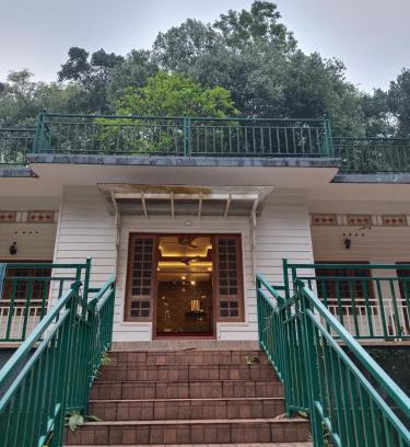 Udumbanchola Villa | Hornbill Homestay Munnar