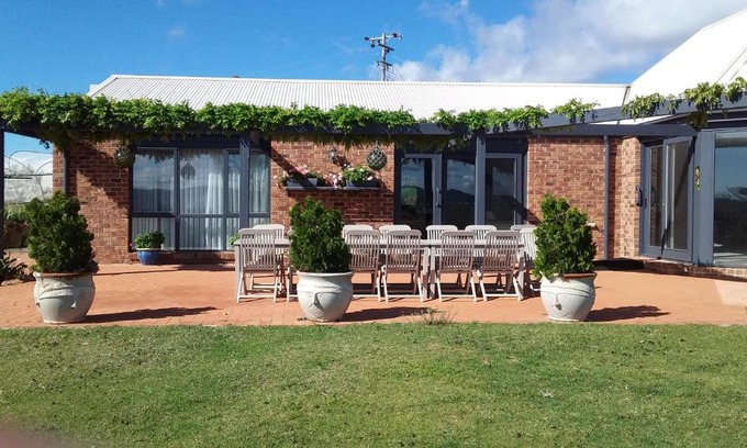 Carwoola Bed & Breakfast | Horningsea
