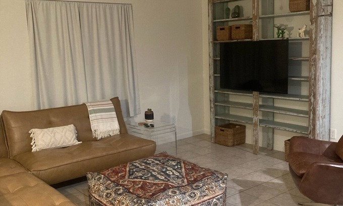 South Mountain Cottage | Horse Ranch-Large Private 2-bedroom Casita in Phoenix