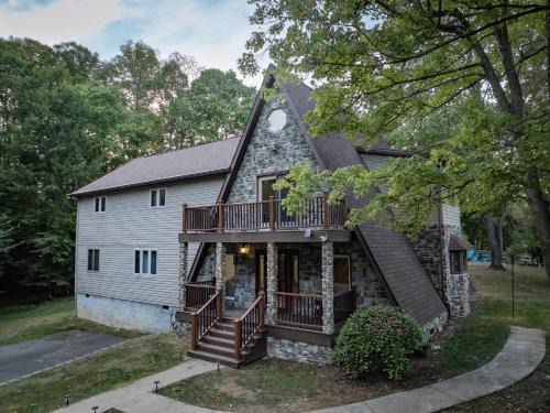 Summerlee House | Horseshoe Acres - Home theater, spa room, hot tub
