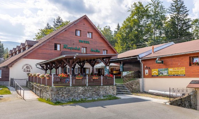 Malenovice Hotel | Horsky hotel Rajska bouda