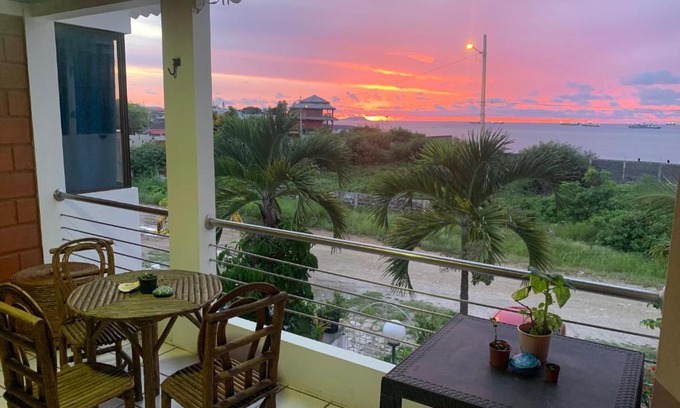 Ballenita House | Hospedaje Vacacional La Pirámide
