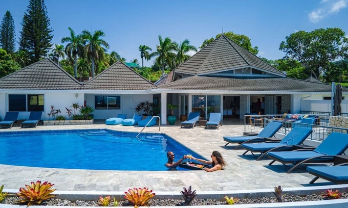 Montego Bay Villa | Hospitality Expert Nianna Eden: 7BR, Pools, Beach