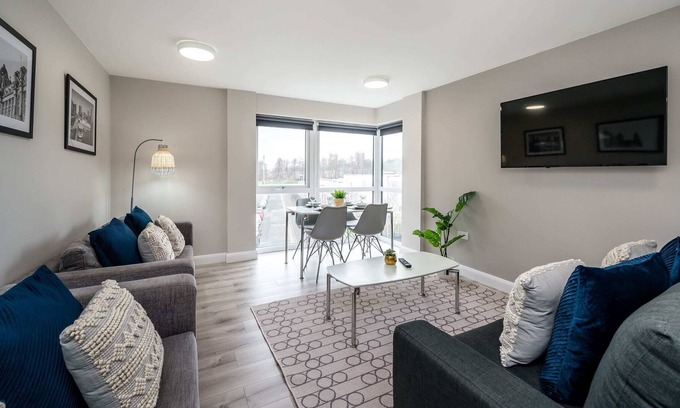 Everton Apartment | Host Apartments | Fox St Apt II