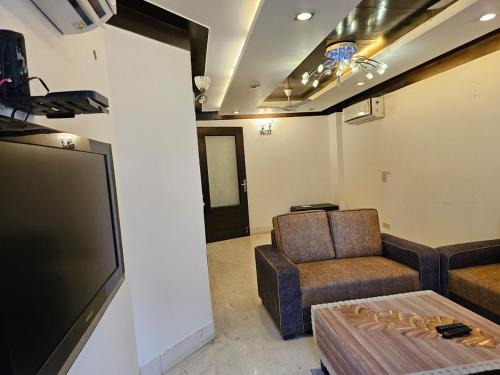 Greater Kailash Apartment | Host my stay 3Bhk House! Greater kailash 1
