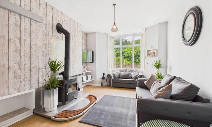 Middlesbrough House | Host & Stay | Crosby House