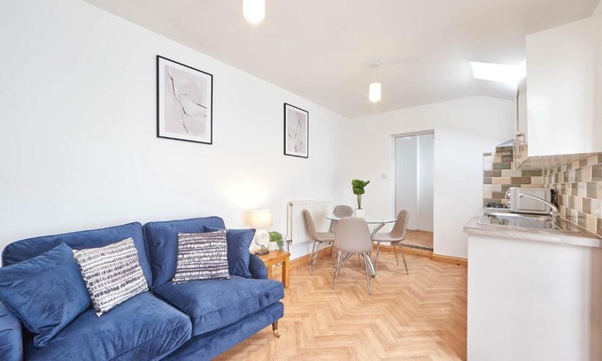 West Cliff House | Host & Stay - Little Treasure