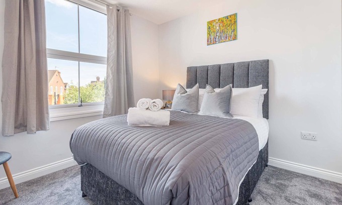 Grimley Apartment | Host & Stay | The Bull Inn Flat 2