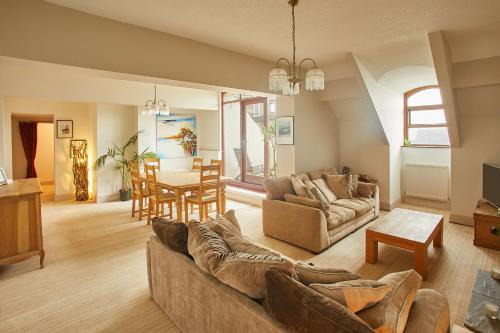 Saltburn-by-the-Sea Apartment | Host & Stay - The Observatory