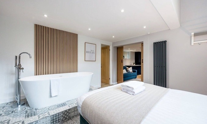 Georgian Quarter Apartment | Host & Stay | The Georgian Coach House 2
