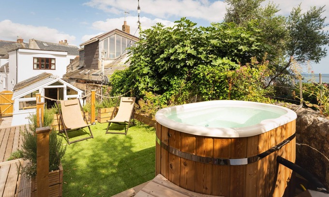Lyme Regis Apartment | Host & Stay | The Hideaway