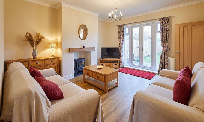 Redcar House | Host & Stay | Wardman Crescent