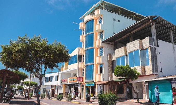 Bahia de la Academia Hotel | Hostal Carliza