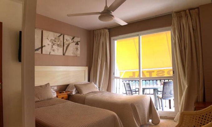 San Pedro de Alcantara House | Hostal Gonzalez