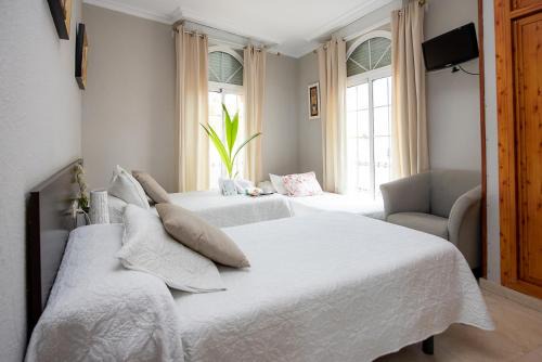 San Julian House | Hostal La Muralla