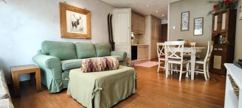 Sansicario Torinese Apartment | Hostdomus- Sansicario R6