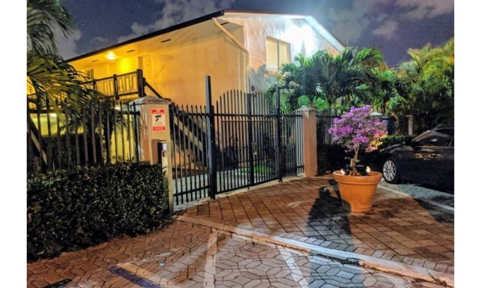 Riverside Park House | Hosted by Endless Summer Rentals - Apartment - B4