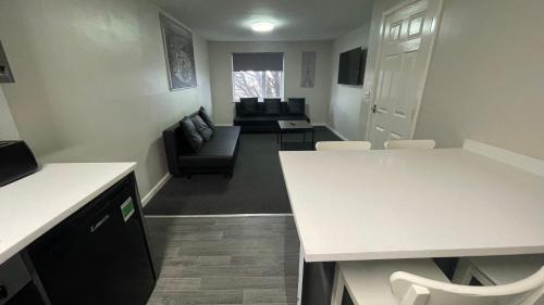 Liverpool Apartment | Hosted By Ryan - 1 Bedroom Apartment
