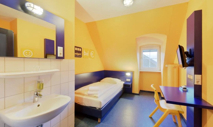 Wuelfel Hostel | Hostel ∙ 8 guests