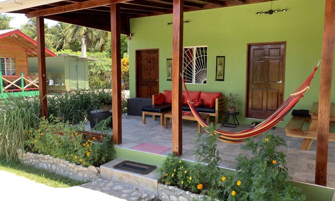Oracabessa Hostel | Hostel ∙ 8 guests