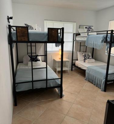 Dania Beach Hostel | Hostel Beds & Sheets FLL AIRPORT