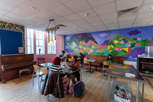 Bethnal Green Hostel | Hostelle - women only hostel London
